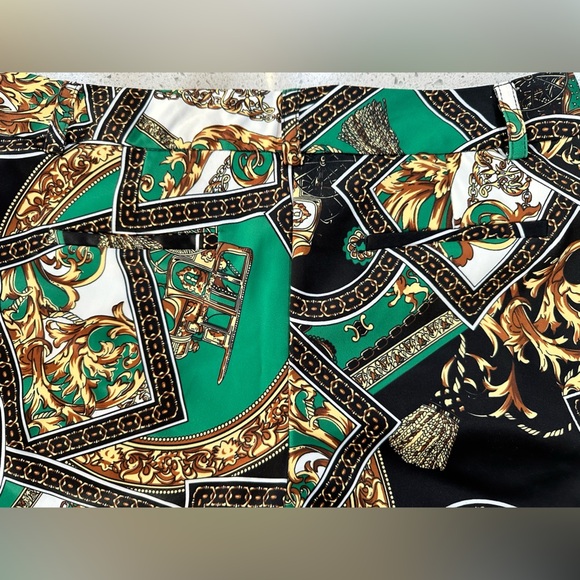 Ovi Scarf Print Women's Shorts - Size Small - Picture 4 of 8